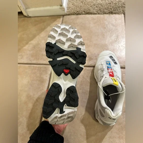 KITH SALOMON XT-4 OG size 7.5 W / 6.5 M LIKE NEW only worn in once 😊 - Picture 3 of 4